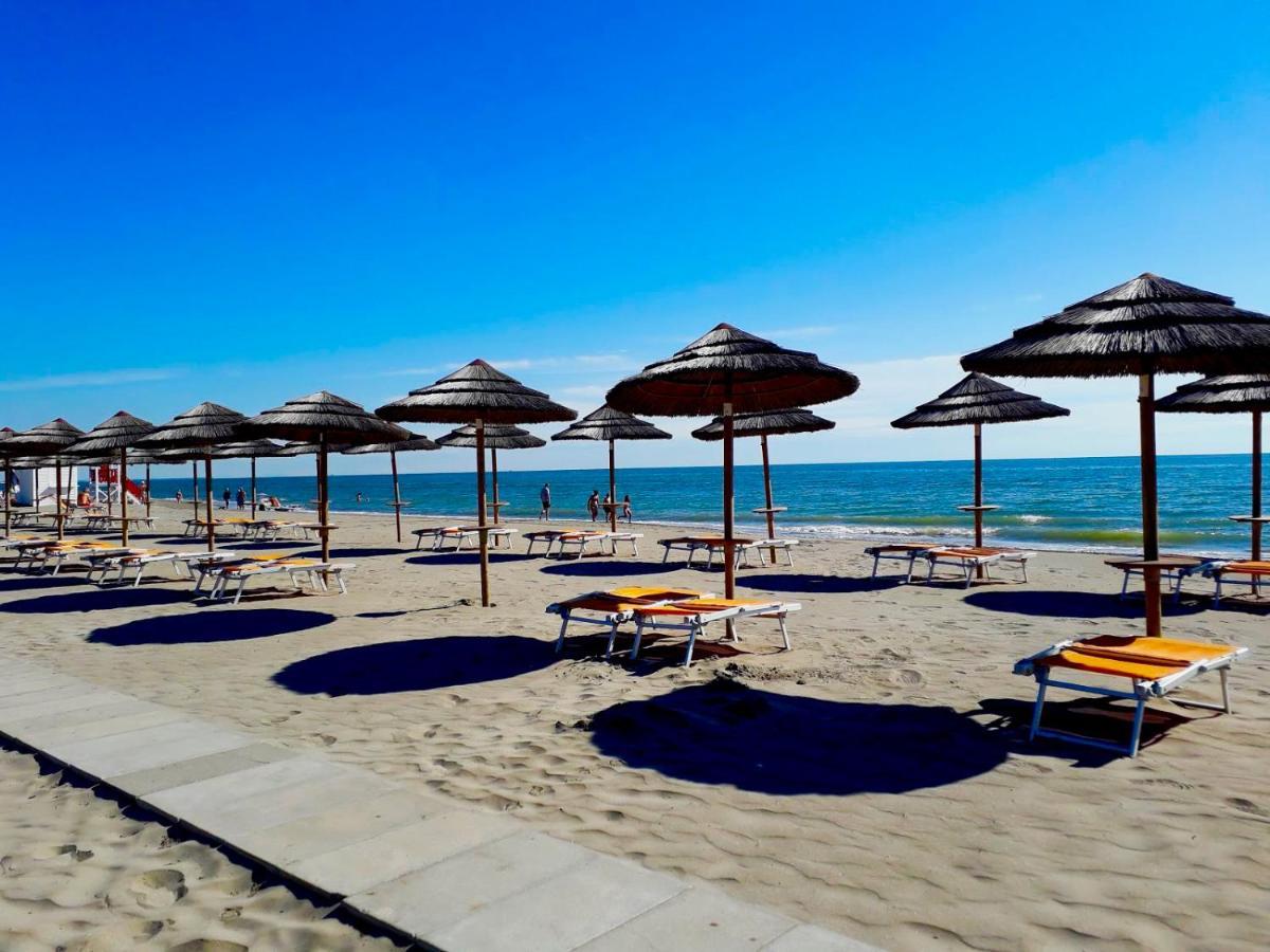 Dena Chalets - Lido Di Spina At The Beach Ngoại thất bức ảnh