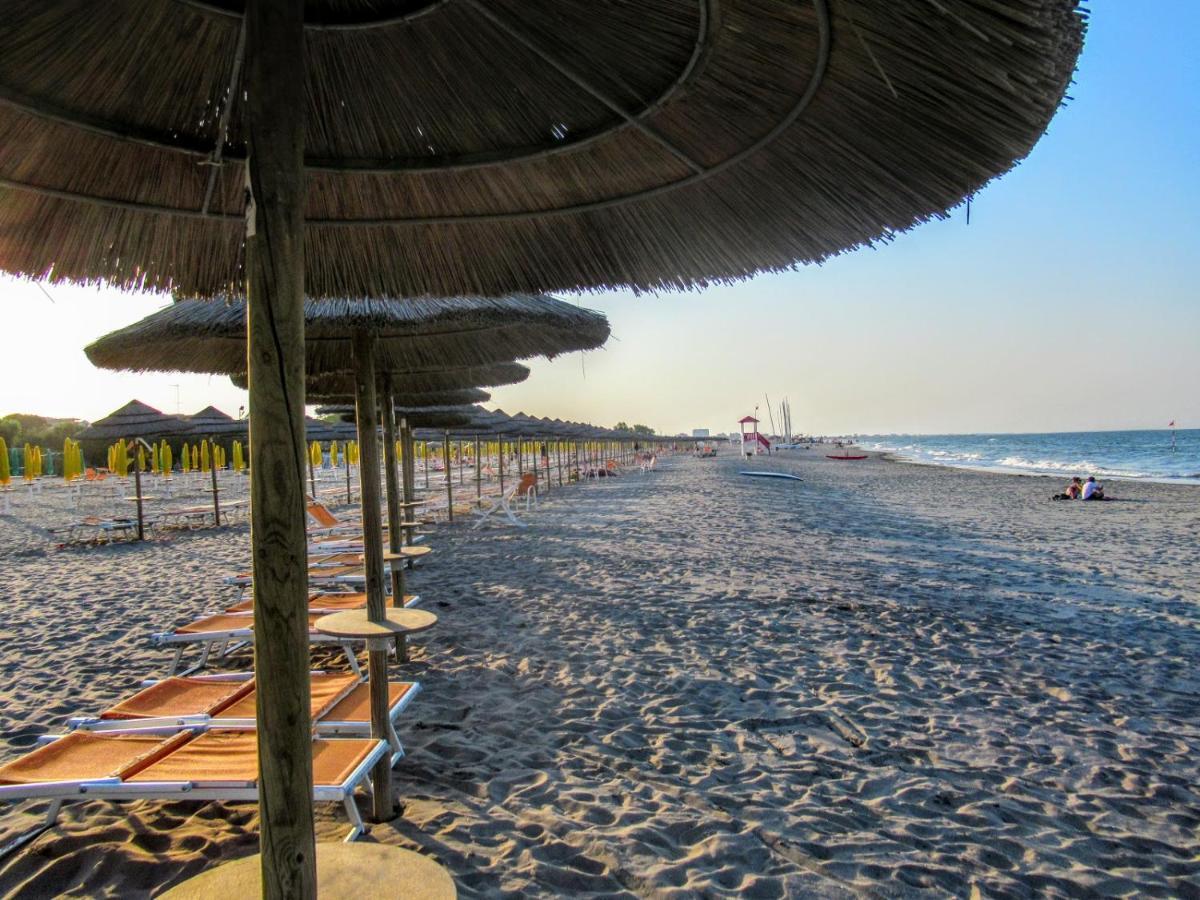 Dena Chalets - Lido Di Spina At The Beach Ngoại thất bức ảnh